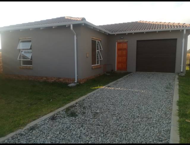 3 BEDROOM FREEHOLD FOR SALE IN SHARON PARK